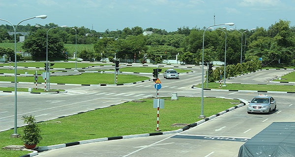 Sân học bằng lái xe ô tô quận Hoàn Kiếm - Hà Nội